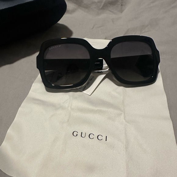 Gucci GG0006S Oversized Square Black Sunglasses main image 8